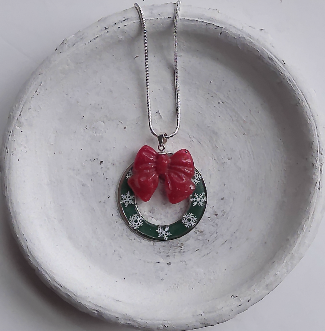 Christmas Silver Wreath Necklace